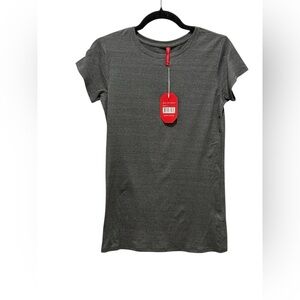 NWT. Emme Jordan, women’s gray top, size large.